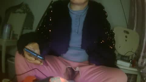 hujiajia520321431 online show from January 5, 2026, 10:02 pm