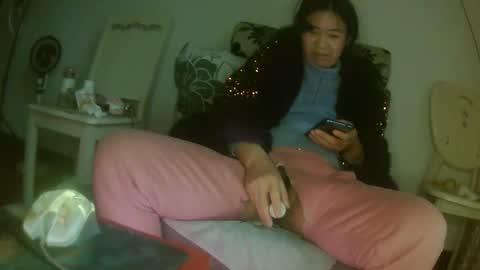 hujiajia520321431 online show from March 6, 2026, 11:34 pm