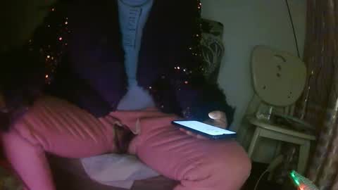 hujiajia520321431 online show from March 16, 2026, 9:19 pm