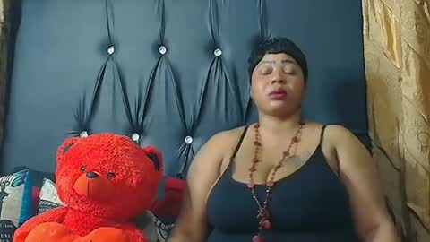 humongoustitss500929 online show from September 17, 2025, 4:08 pm