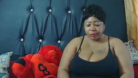 humongoustitss500929 online show from September 24, 2025, 7:12 am