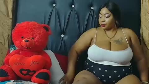 humongoustitss500929 online show from October 18, 2025, 6:30 pm