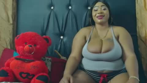 humongoustitss500929 online show from October 31, 2025, 12:17 pm