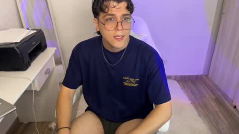 hun_damer online show from November 16, 2025, 2:17 am