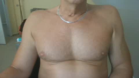 Snapshot of hundeleine chatting on July 2, 2026, 1:50 pm hundeleine online show from July 2, 2026, 1:50 pm