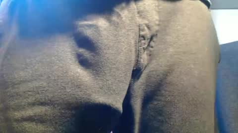 Big uncut cock dripping online show from April 20, 2026, 9:05 pm