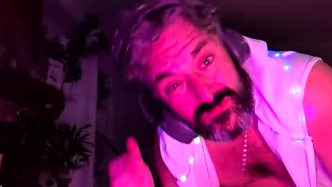 Snapshot of hungitalian40 chatting on June 30, 2026, 8:43 pm hungitalian40 online show from June 30, 2026, 8:43 pm