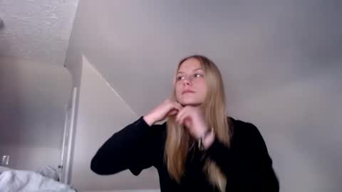 Snapshot of hungohio33 chatting on March 4, 2025, 5:45 pm hungohio33 online show from March 4, 2025, 5:45 pm