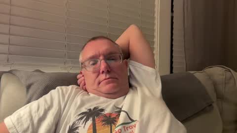 AARON online show from October 31, 2025, 5:19 am