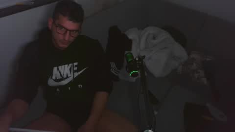 LittleDevilXo1999 online show from December 19, 2025, 7:10 pm