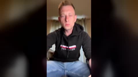 HungTeaseX online show from April 18, 2026, 5:50 pm