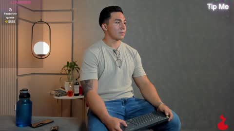 hunk_ryan online show from December 1, 2024, 8:31 pm