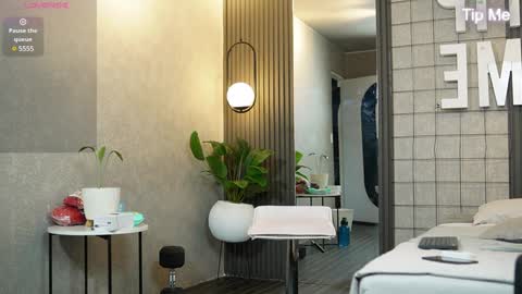 hunk_ryan online show from January 5, 2025, 12:53 pm