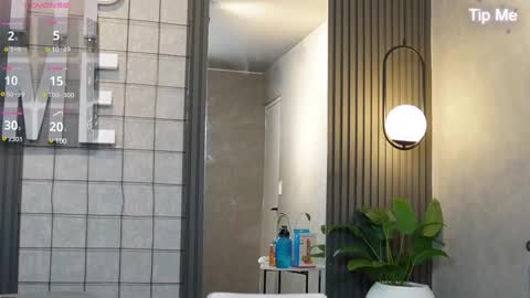 hunk_ryan online show from February 27, 2025, 3:26 pm