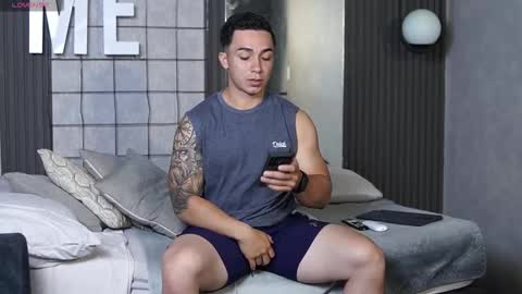 hunk_ryan online show from November 13, 2025, 8:13 am