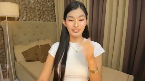 hunkhomerontop online show from November 8, 2025, 8:47 am