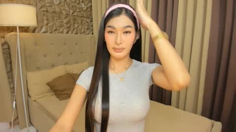 hunkhomerontop online show from December 18, 2025, 8:09 am