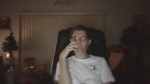 hunkmasclefad458 online show from December 2, 2025, 4:40 am