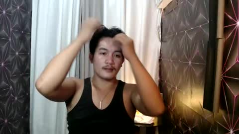 hunkylloyd online show from January 3, 2025, 4:33 am