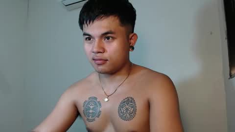 hunkyzeus online show from January 8, 2025, 10:04 am