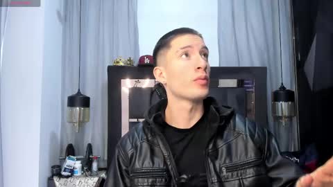 hunterheat_ online show from April 24, 2026, 12:07 pm