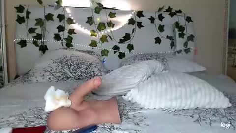 Kayla online show from March 21, 2026, 8:19 am