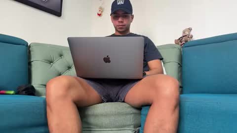 hvm20 online show from December 20, 2025, 4:36 pm