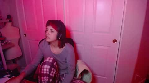 herma online show from February 14, 2025, 6:56 am