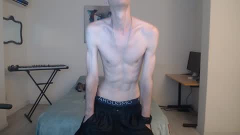 Snapshot of hybnotik chatting on February 28, 2025, 9:04 am hybnotik online show from February 28, 2025, 9:04 am