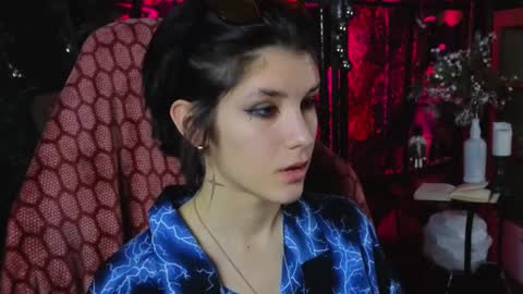 Snapshot of hyeon_jin chatting on January 6, 2025, 8:39 pm Hyeon Jin online show from January 6, 2025, 8:39 pm