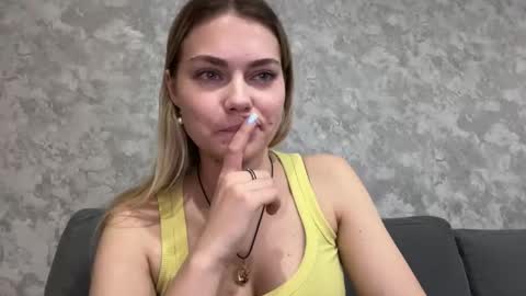 Snapshot of hypnosedesire chatting on May 8, 2026, 6:02 pm hypnosedesire online show from May 8, 2026, 6:02 pm
