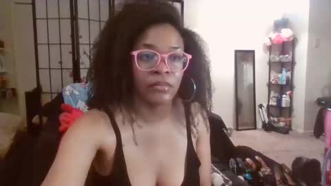  HysteriaHeels  online show from April 19, 2026, 1:27 am