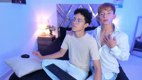 Son Hyunjin online show from November 10, 2025, 10:42 pm