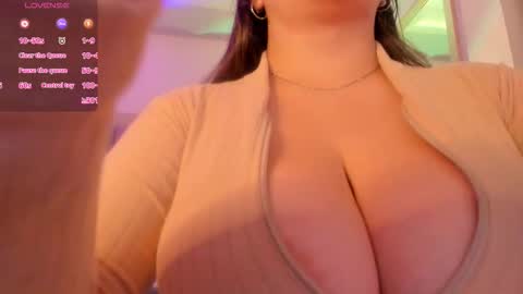 Akane online show from September 22, 2025, 1:24 pm