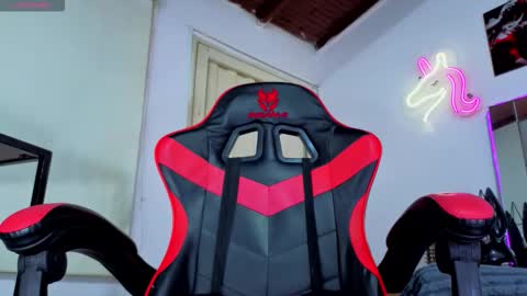 kelvis online show from March 8, 2026, 4:27 am