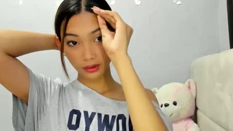 Snapshot of i_can_do_both chatting on October 3, 2025, 3:58 am jek online show from October 3, 2025, 3:58 am