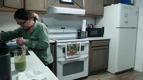 ShortStuff online show from February 17, 2025, 4:04 pm