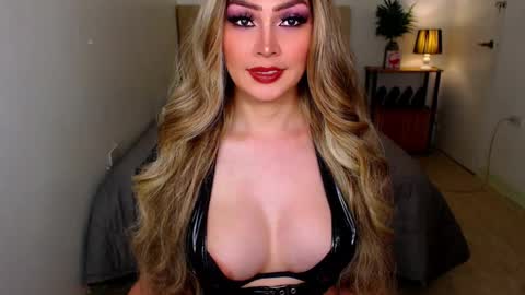 QUEEN SUSSIE BROWN online show from January 17, 2026, 10:53 am