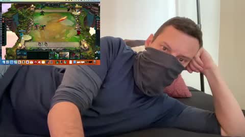 Snapshot of i_o_ro chatting on December 8, 2024, 10:14 pm i o ro online show from December 8, 2024, 10:14 pm