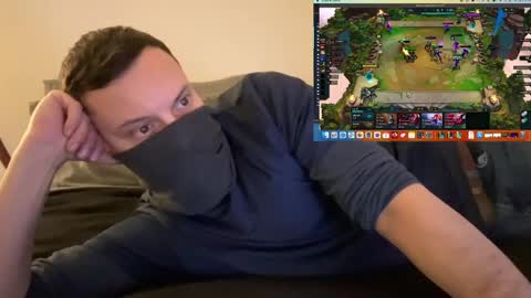 Snapshot of i_o_ro chatting on December 9, 2024, 1:18 am i o ro online show from December 9, 2024, 1:18 am