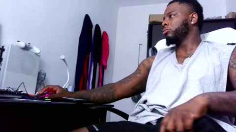 Snapshot of iam_hotbbc chatting on November 8, 2025, 2:56 am Mr H Independent model online show from November 8, 2025, 2:56 am