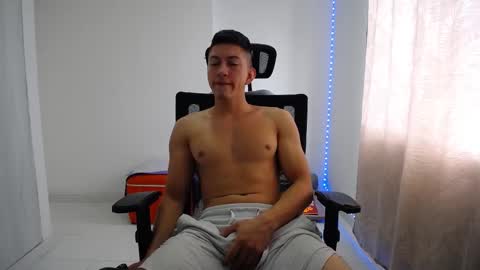 iam_yourbabyprincess_xd online show from December 12, 2024, 6:53 pm