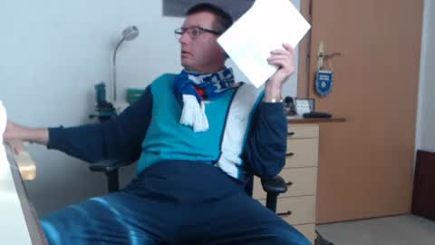 Snapshot of iamachim chatting on October 31, 2025, 9:32 am iamachim online show from October 31, 2025, 9:32 am