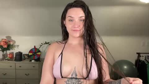 Snapshot of iamcrystalann chatting on April 23, 2026, 6:47 am Crystal online show from April 23, 2026, 6:47 am