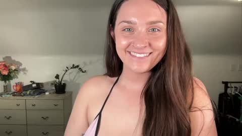 Snapshot of iamcrystalann chatting on May 22, 2026, 5:36 am Crystal online show from May 22, 2026, 5:36 am