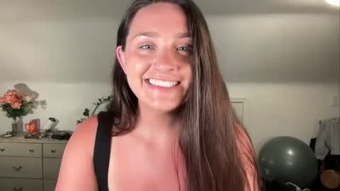 Snapshot of iamcrystalann chatting on June 9, 2026, 3:40 am Crystal online show from June 9, 2026, 3:40 am