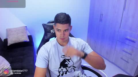 Dylan  independent model  online show from February 2, 2025, 6:48 am