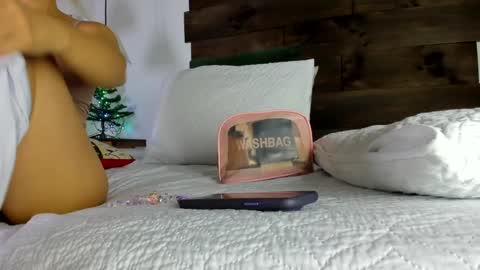 Snapshot of iamgabriela_ chatting on December 3, 2024, 12:06 pm Gabriela online show from December 3, 2024, 12:06 pm