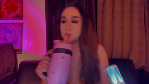 Miss Jazzmine online show from December 19, 2025, 7:37 am