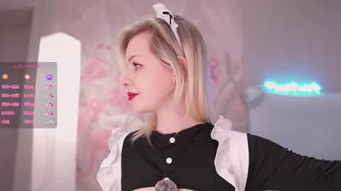 Nina  online show from October 31, 2025, 5:25 pm